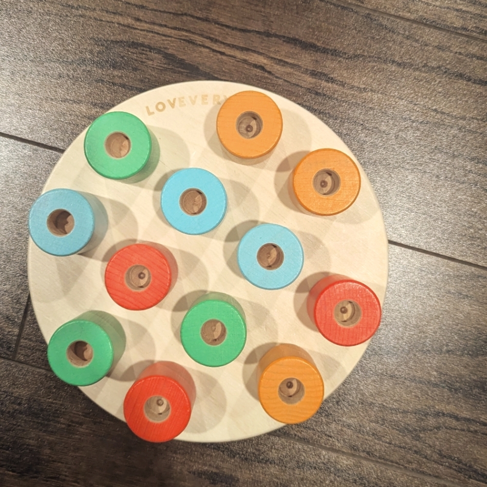 Lovevery Peg board